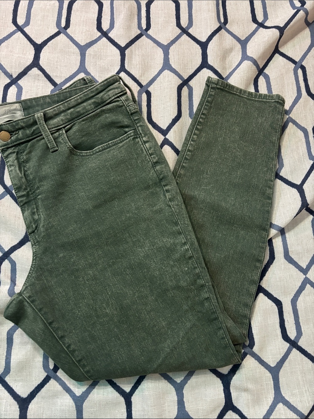 Universal Thread High Rise Skinny Green Pant Size 12/31 R - Picture 4 of 5